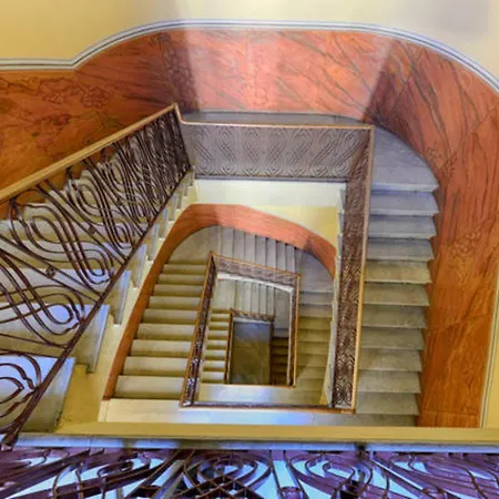 Apartment Grazioso In Centro- Wifi Ascensore Aria Condizionata *