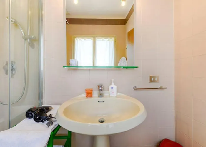 Grazioso In Centro- Wifi Ascensore Aria Condizionata * Μόντενα