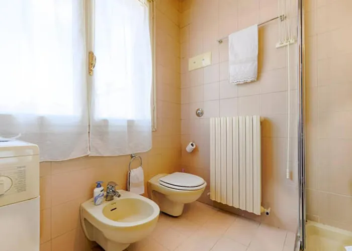 Grazioso In Centro- Wifi Ascensore Aria Condizionata * Μόντενα